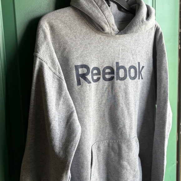 Reebok men’s medium hoodie *missing drawstring* - Picture 3 of 6